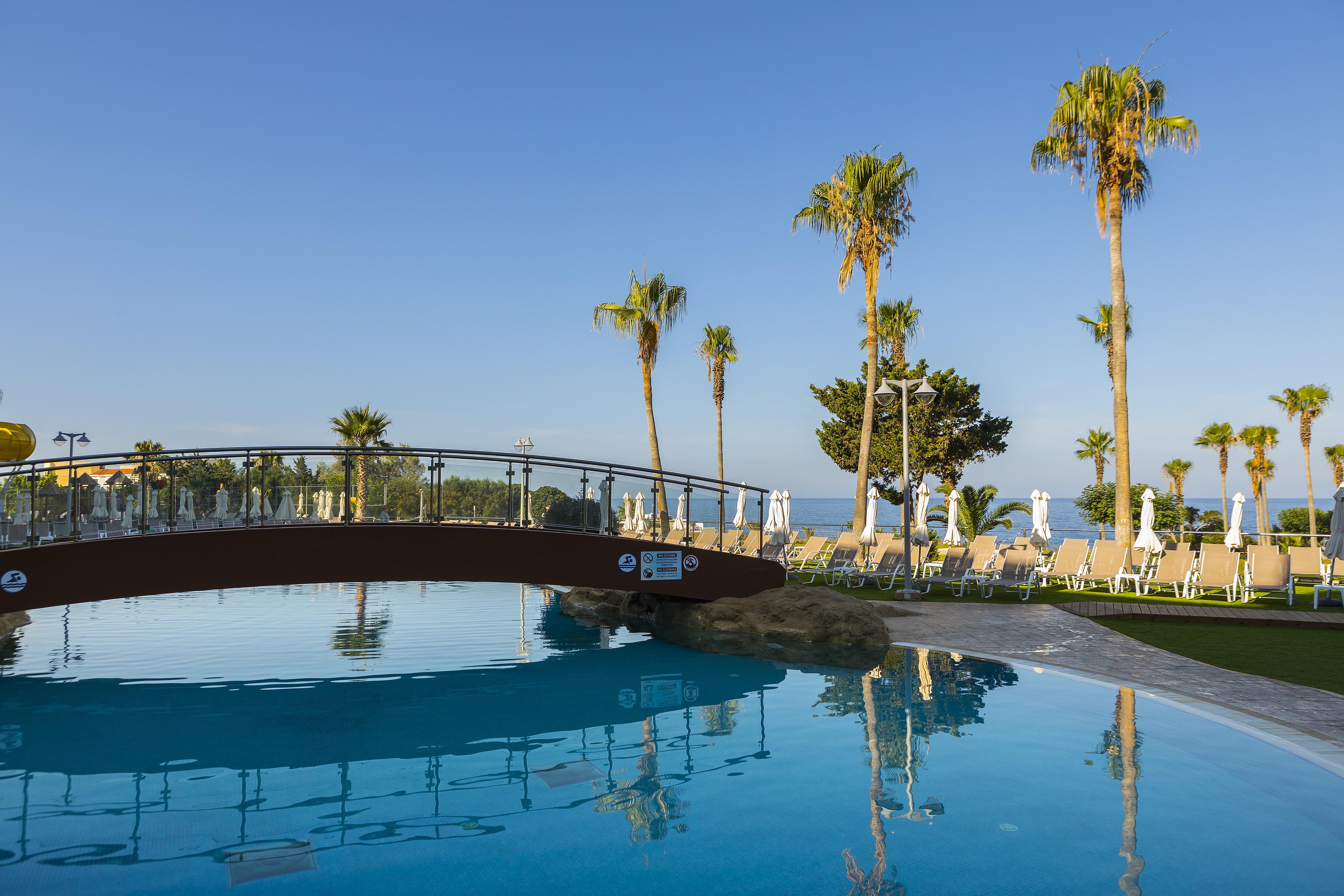 Leonardo Laura Beach & Splash Resort Klorakas Exterior foto