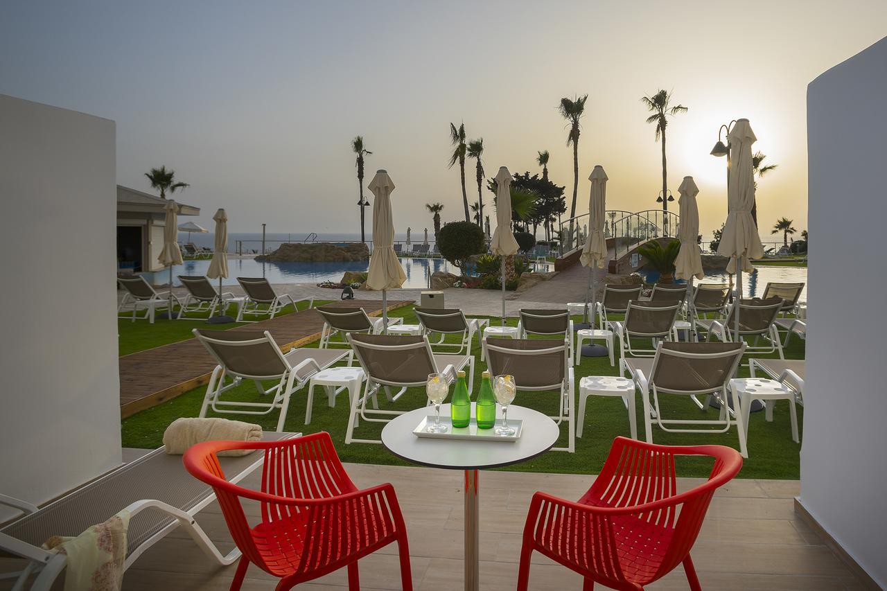 Leonardo Laura Beach & Splash Resort Klorakas Exterior foto